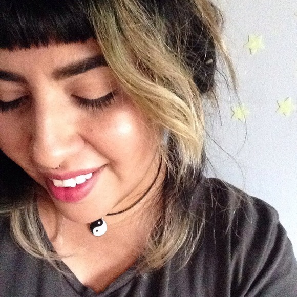 Meet your Posher, Alondra - Picture 1 of 1